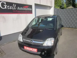 Schwarz Gebraucht 2005 Opel Meriva Edition Van / Kleinbus | 2.390 € (Etwas zu teuer)