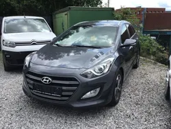 Grau Gebraucht 2017 Hyundai i30 Trend Kombi | 7.900 € (Guter Preis)