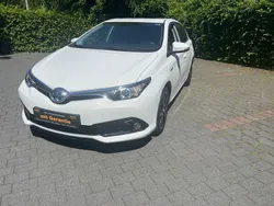 Toyota Auris Hybrid