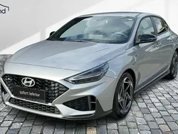 Silber / shimmeringsilver Neu 2025 Hyundai i30 N Line Limousine | 26.970 € (Fairer Preis)