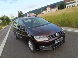 Braun Gebraucht 2017 VW Sharan Highline Van / Kleinbus | 17.700 € (Superpreis)