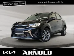 Schwarz (auroraschwarz) Gebraucht 2024 Kia Stonic Vision SUV | 21.350 € (Fairer Preis)