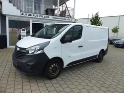 Weiß Gebraucht 2016 Opel Vivaro Van | 7.800 € (Fairer Preis)