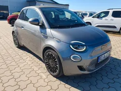 Grau Gebraucht 2023 Fiat 500e La Prima Kleinwagen | 26.666 € (Teuer)