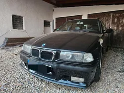 Schwarz Gebraucht 1998 BMW 323 Sport Line Kombi | 10.850 € (Fairer Preis)
