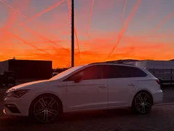 Weiß Gebraucht 2018 Cupra Leon Kombi | 18.700 € (Guter Preis)