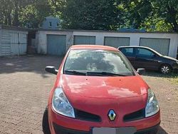 Rot Gebraucht 2007 Renault Clio II Kleinwagen | 500 € (Superpreis)