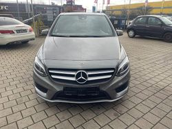 Grau Gebraucht 2018 Mercedes B220 AMG Van / Kleinbus | 18.900 € (Fairer Preis)