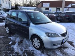 Grau Gebraucht 2006 Mazda 2 Active Kombi | 290 €