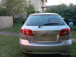 Silber Gebraucht 2004 Chevrolet Lacetti Limousine | 500 €