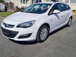 Weiß Gebraucht 2016 Opel Astra Kombi | 3.500 € (Superpreis)