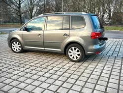 Grau Gebraucht 2014 VW Touran Van / Kleinbus | 8.800 € (Etwas zu teuer)