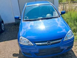Blau Gebraucht 2005 Opel Corsa Kleinwagen | 4.000 €