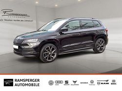 Schwarz (blackmagic perleffekt) Gebraucht 2022 Skoda Karoq SportLine SUV | 28.490 € (Fairer Preis)