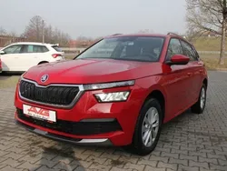 Velved red (metallic) Gebraucht 2024 Skoda Kamiq SUV | 19.950 € (Guter Preis)