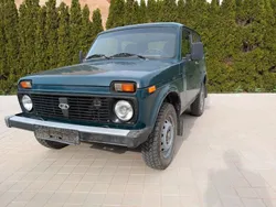 Grün Gebraucht 2009 Lada niva SUV | 4.300 € (Superpreis)