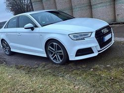 Weiß Gebraucht 2019 Audi A3 S-Line Limousine | 23.800 € (Etwas zu teuer)