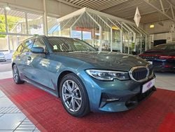 Blau Gebraucht 2020 BMW 320 Sport Line Limousine | 17.500 € (Teuer)