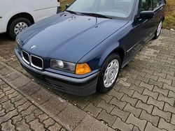 Blau Gebraucht 1991 BMW 318 Limousine | 3.499 €