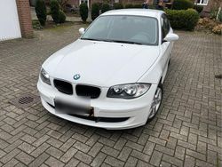 Weiß Gebraucht 2009 BMW 118 M Sport Kleinwagen | 7.950 € (Teuer)