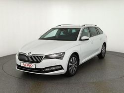 Weiß Gebraucht 2022 Skoda Superb Style Kombi | 26.490 € (Etwas zu teuer)