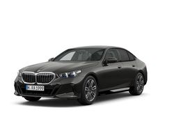 Grau Gebraucht 2024 BMW 520 M Sport Limousine | 49.940 €
