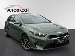 Grün Gebraucht 2025 Kia Ceed Spirit Limousine | 24.990 € (Guter Preis)