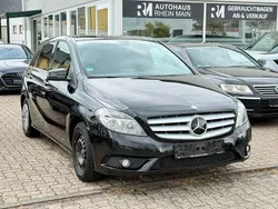 Schwarz Gebraucht 2014 Mercedes B180 Van / Kleinbus | 4.950 € (Guter Preis)