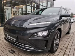 Dark knight metallic Gebraucht 2023 Hyundai Kona Trend SUV | 23.640 € (Fairer Preis)