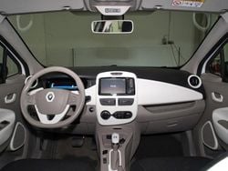 Weiß Gebraucht 2017 Renault Zoe Life Kleinwagen | 7.990 € (Fairer Preis)