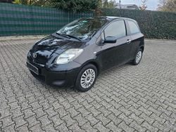 Schwarz Gebraucht 2011 Toyota Yaris Kleinwagen | 2.000 € (Guter Preis)