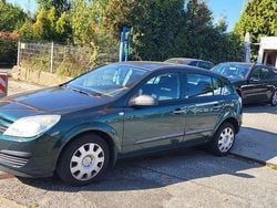 Grün Gebraucht 2004 Opel Astra Basis Limousine | 777 € (Guter Preis)