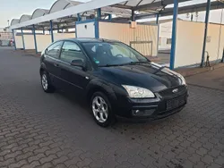 Schwarz Gebraucht 2007 Ford Focus Titanium Limousine | 2.750 € (Guter Preis)