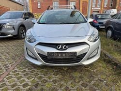 Silber Gebraucht 2013 Hyundai i30 Classic Kombi | 4.400 € (Fairer Preis)