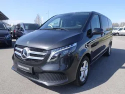 Grau Gebraucht 2023 Mercedes V300 Van / Kleinbus | 44.890 €
