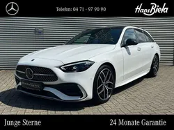 Weiß Gebraucht 2024 Mercedes C300 Night Limousine | 53.550 € (Teuer)