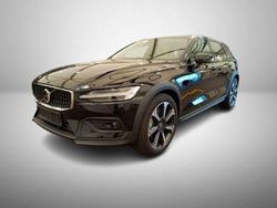 Onyx black Gebraucht 2024 Volvo V60 CC Ultimate Kombi | 48.950 € (Etwas zu teuer)