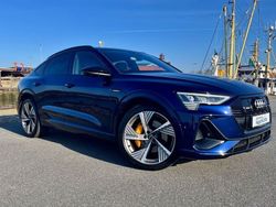 Blau Gebraucht 2021 Audi e-tron S-Line SUV | 39.900 €