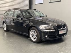 Schwarz Gebraucht 2011 BMW 318 Comfort Edition Kombi | 3.950 € (Guter Preis)
