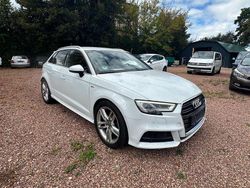 Weiß Gebraucht 2016 Audi A3 Sportback Sport Kleinwagen | 15.200 € (Fairer Preis)