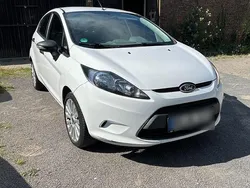 Weiß Gebraucht 2011 Ford Fiesta Trend Kleinwagen | 2.650 € (Superpreis)