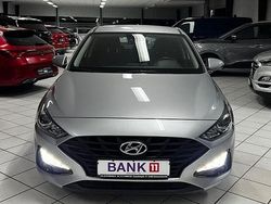 Silber Gebraucht 2021 Hyundai i30 Pure Limousine | 13.999 € (Guter Preis)
