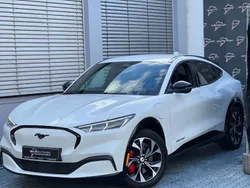 Weiß Gebraucht 2022 Ford Mustang Mach-E SUV | 36.999 € (Guter Preis)