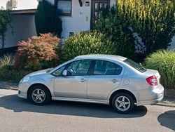 Silber Gebraucht 2009 Suzuki SX4 Limousine | 5.550 € (Fairer Preis)