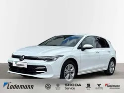 Pure white Gebraucht 2024 VW Golf VIII Life Limousine | 25.624 € (Fairer Preis)