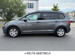 Indiumgrau metallic Gebraucht 2016 VW Touran Van / Kleinbus | 14.000 € (Fairer Preis)