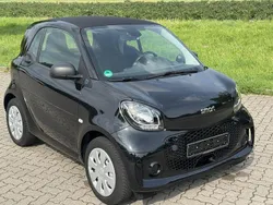 Schwarz Gebraucht 2021 Smart ForTwo Electric Drive Limousine | 8.999 € (Guter Preis)