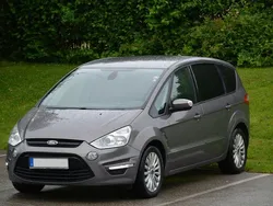 Braun Gebraucht 2013 Ford S-MAX S Van / Kleinbus | 10.600 € (Etwas zu teuer)