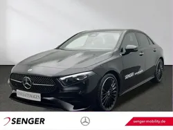 Weiß Gebraucht 2025 Mercedes A200 AMG Limousine | 37.840 € (Teuer)