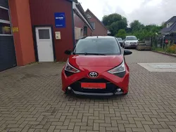 Emotional red 2 Gebraucht 2021 Toyota Aygo X-clusiv Kleinwagen | 11.995 € (Fairer Preis)